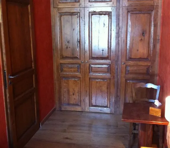 Au Chant Des Marmites Bed and Breakfast