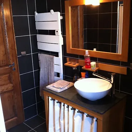 Au Chant Des Marmites 4* Сен-Лари-Сулан