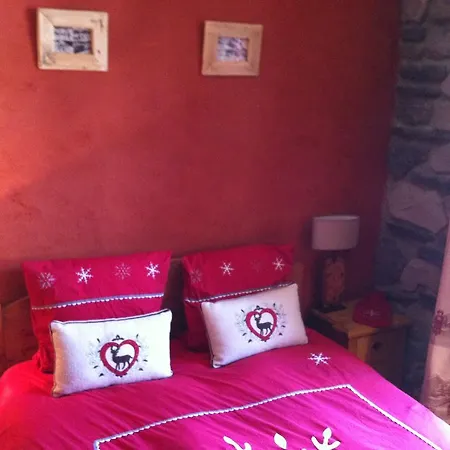 Nocleg ze śniadaniem Au Chant Des Marmites 4*