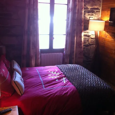 Nocleg ze śniadaniem Au Chant Des Marmites 4*