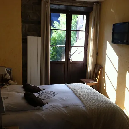 Nocleg ze śniadaniem Au Chant Des Marmites